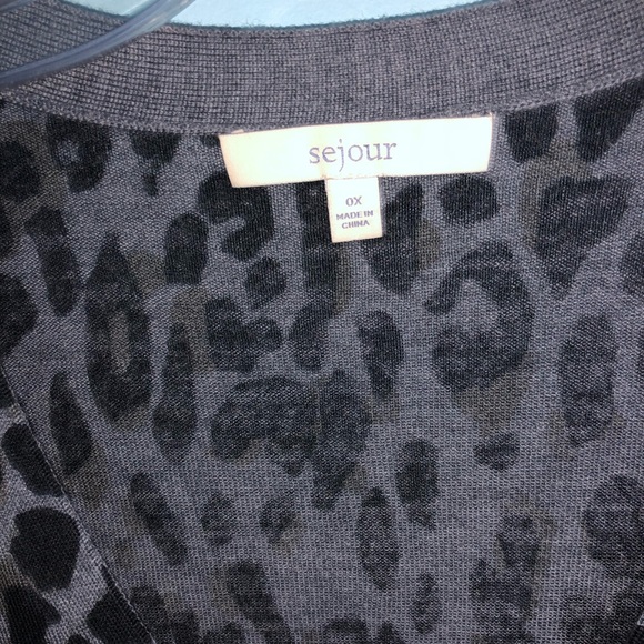 Leopard print button-front cardigan - Picture 3 of 5